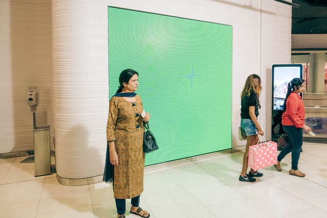 Bỏ 40 USD lên toà nhà cao nhất địa cầu ở Dubai, du khách ước mình không mua vé - Ảnh 8. Bỏ 40 USD lên toà nhà cao nhất địa cầu ở Dubai, du khách ước mình không mua vé - Ảnh 8.
