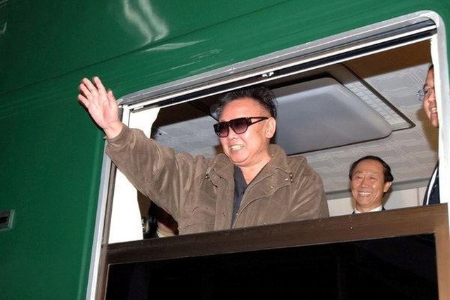 Bên trong đoàn tàu bọc thép bí ẩn có thể sẽ đưa ông Kim Jong Un đến Việt Nam sắp tới - Ảnh 3.