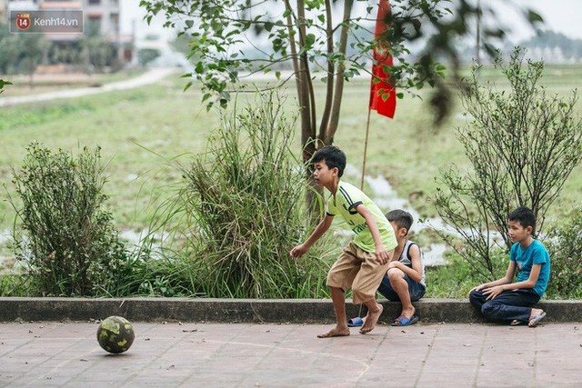 Hết Tết nhưng một ngôi làng ở ngoại thành Hà Nội vẫn tưng bừng tổ chức ăn Tết lại: Tháng Giêng là tháng ăn chơi! - Ảnh 11.