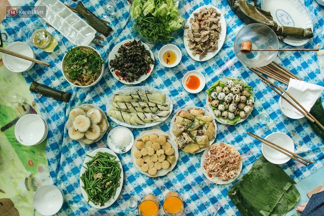 Hết Tết nhưng một ngôi làng ở ngoại thành Hà Nội vẫn tưng bừng tổ chức ăn Tết lại: Tháng Giêng là tháng ăn chơi! - Ảnh 8.