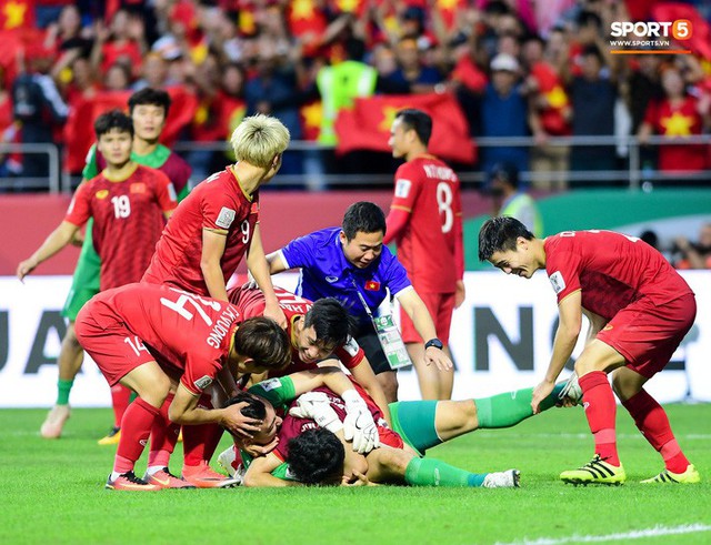  Tết cận kề, tuyển thủ Việt Nam chưa nhận được tiền thưởng sau AFF Cup 2018 và Asian Cup 2019 - Ảnh 1.