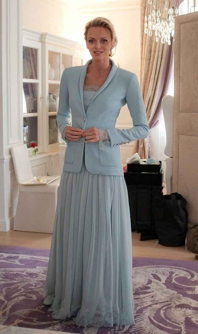 Ít ai biết Karl Lagerfeld đã làm trang phục cưới cho nàng dâu Hoàng gia, và đây chính là bộ đồ cưới đặc biệt nhất lịch sử xứ Monaco - Ảnh 4.