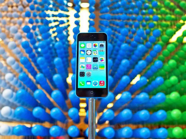 Chiến lược nói không với iPhone giá rẻ đang khiến Apple khốn đốn - Ảnh 2.