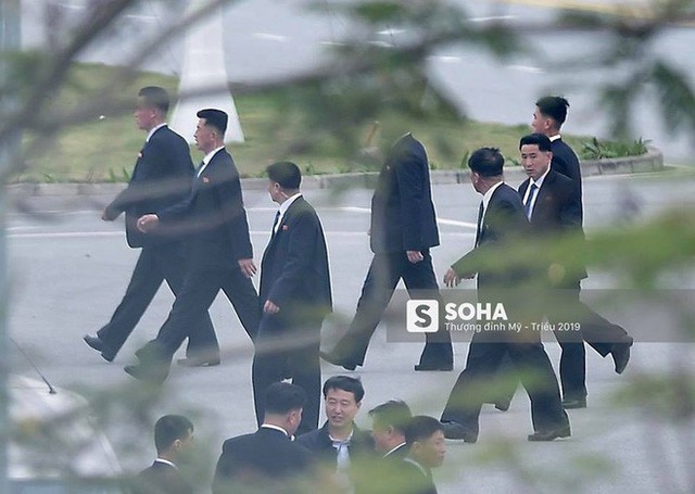 Lực lượng mật vụ tinh nhuệ của ông Kim Jong-un đổ bộ hùng hậu xuống Hà Nội - Ảnh 6.