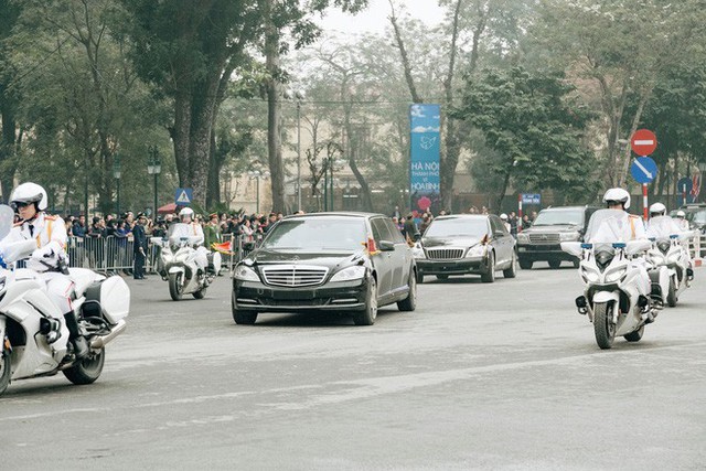 Đoàn xe chủ tịch Triều Tiên Kim Jong Un về đến khách sạn Melia, Hà Nội - Ảnh 6.