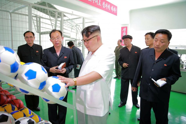 Có thể bạn chưa biết: Chủ tịch Kim Jong-un hâm mộ cuồng nhiệt nhiều môn thể thao - Ảnh 1.