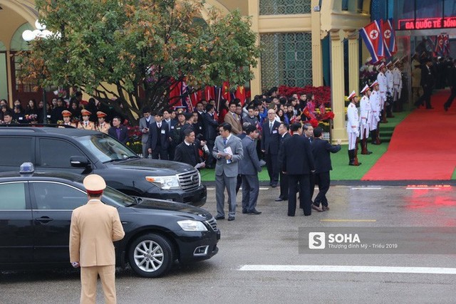 Đoàn xe chủ tịch Triều Tiên Kim Jong Un về đến khách sạn Melia, Hà Nội - Ảnh 61.