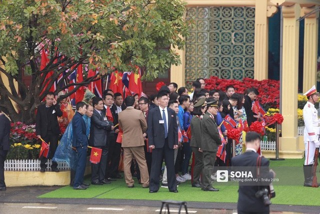 Đoàn xe chủ tịch Triều Tiên Kim Jong Un về đến khách sạn Melia, Hà Nội - Ảnh 63.
