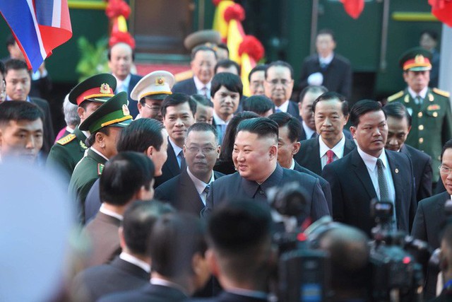 Đoàn xe chủ tịch Triều Tiên Kim Jong Un về đến khách sạn Melia, Hà Nội - Ảnh 23.