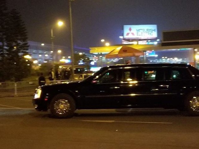 Đoàn xe Tổng thống Mỹ Trump về khách sạn JW Marriott - Ảnh 34. Đoàn xe Tổng thống Mỹ Trump về khách sạn JW Marriott - Ảnh 34.