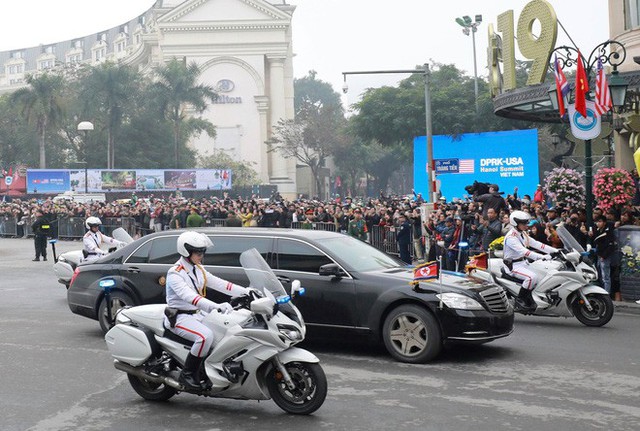 Đoàn xe chủ tịch Triều Tiên Kim Jong Un về đến khách sạn Melia, Hà Nội - Ảnh 12.