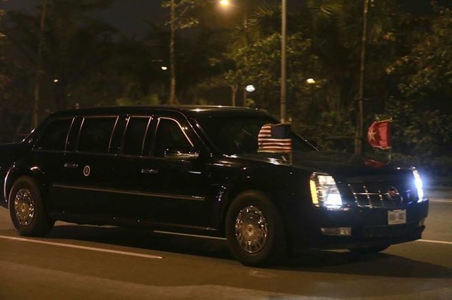 Đoàn xe Tổng thống Mỹ Trump về khách sạn JW Marriott - Ảnh 8. Đoàn xe Tổng thống Mỹ Trump về khách sạn JW Marriott - Ảnh 8.