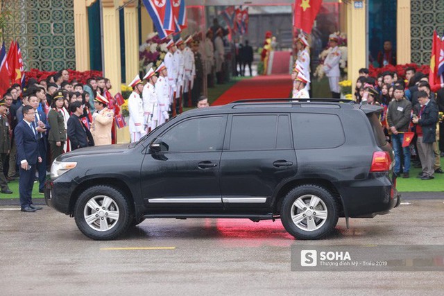 Đoàn xe chủ tịch Triều Tiên Kim Jong Un về đến khách sạn Melia, Hà Nội - Ảnh 56.
