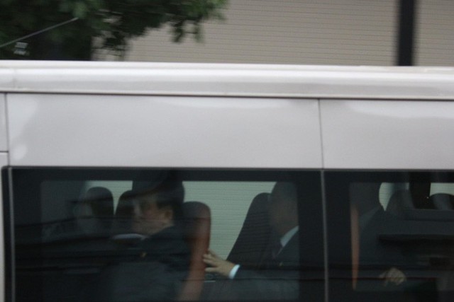  [ẢNH] Chủ tịch Kim Jong Un thăm Đại sứ quán Triều Tiên trong ngày đầu tiên đến Hà Nội - Ảnh 9.