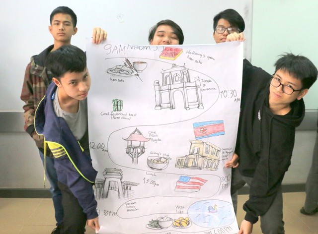 Học sinh FPT làm poster tiếng Anh, hiến kế cho ông Trump và ông Kim khám phá Hà Nội - Ảnh 2.