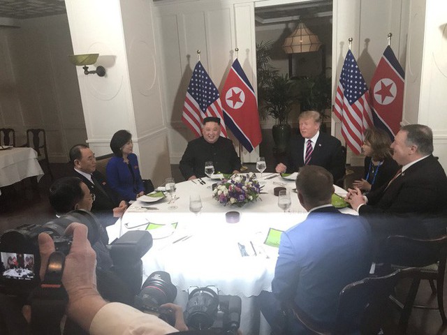  Tổng thống Donald Trump: Rất vinh dự được cùng với chủ tịch Kim gặp gỡ tại Việt Nam - Ảnh 1.