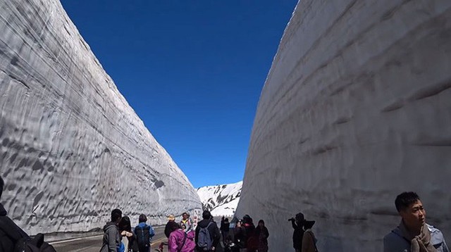 Tuyết phủ cao tới 17m, thung lũng quanh co ở Nhật được mệnh danh là The Wall đời thực - Ảnh 5.