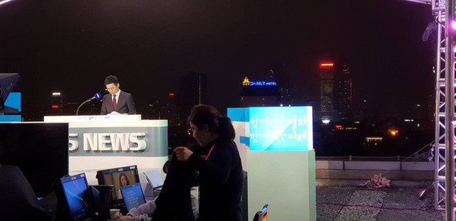 Không chỉ có MBC News, nhiều hãng thông tấn quốc tế cũng chọn được những địa điểm chất không kém ở Hà Nội để dẫn bản tin thời sự - Ảnh 7.