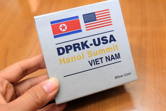  Nghỉ làm, xếp hàng 5 tiếng để mua xu bạc kỉ niệm Hội nghị thượng đỉnh Mỹ - Triều Tiên 2019 - Ảnh 9.