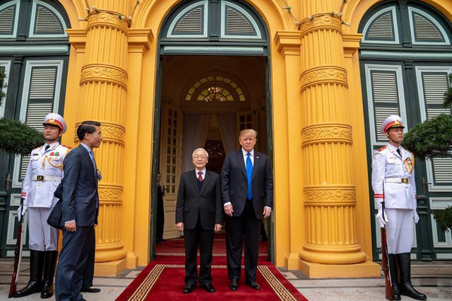 Fanpage Nhà Trắng đăng tải loạt khoảnh khắc đẹp trong ngày đầu Hội nghị thượng đỉnh Mỹ - Triều tại Việt Nam - Ảnh 4.