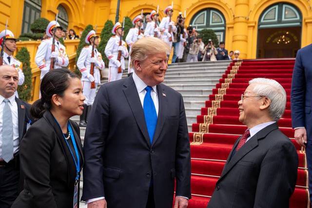 Fanpage Nhà Trắng đăng tải loạt khoảnh khắc đẹp trong ngày đầu Hội nghị thượng đỉnh Mỹ - Triều tại Việt Nam - Ảnh 5.
