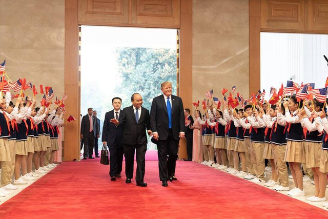 Fanpage Nhà Trắng đăng tải loạt khoảnh khắc đẹp trong ngày đầu Hội nghị thượng đỉnh Mỹ - Triều tại Việt Nam - Ảnh 7.