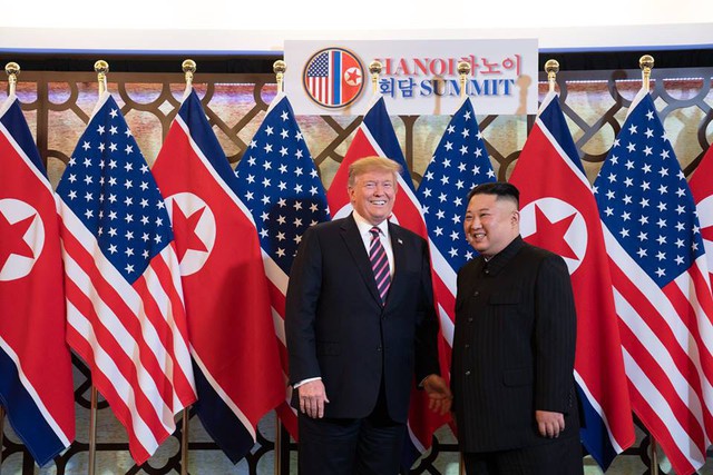 Fanpage Nhà Trắng đăng tải loạt khoảnh khắc đẹp trong ngày đầu Hội nghị thượng đỉnh Mỹ - Triều tại Việt Nam - Ảnh 8.