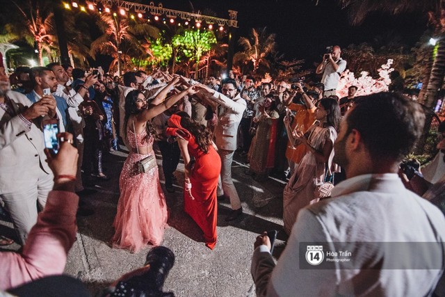 Chùm ảnh: Những khoảnh khắc ấn tượng nhất trong hôn lễ chính thức của cặp đôi tỷ phú Ấn Độ bên bờ biển Phú Quốc - Ảnh 24.
