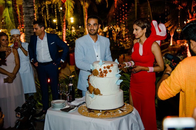 [Ảnh] Cặp đôi tỷ phú Ấn Độ cắt bánh trong lễ cưới chính thức, khép lại chuỗi 11 buổi tiệc lớn nhỏ trong 1 tuần tại Phú Quốc - Ảnh 5.