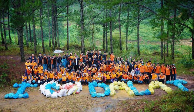 Tạp chí nước ngoài đăng ảnh 30 màn thử thách dọn rác xuất sắc nhất, trong đó có cả nhóm bạn tại Việt Nam - Ảnh 11.
