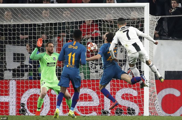 Ronaldo bật chế độ siêu nhân, lập hat-trick giúp Juventus đè bẹp Atletico Madrid - Ảnh 2.
