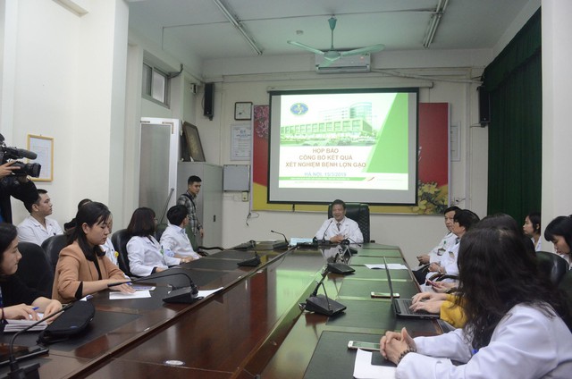 Họp báo công bố kết quả vụ gần 400 học sinh ở Bắc Ninh nghi bị nhiễm khuẩn ấu trùng sán lợn phải xuống Hà Nội khám - Ảnh 2.
