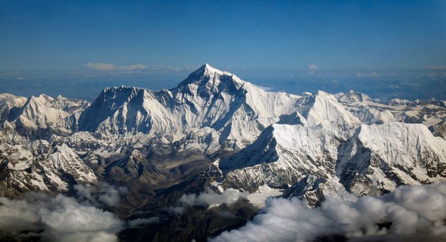 Độ cao thực tế của đỉnh núi cao nhất thế giới Everest: khi người ta không dám công bố sự thật vì sợ không ai tin - Ảnh 1.