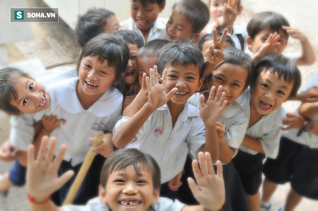  Bị lũ trẻ làm phiền, ông già toan la mắng rồi nghĩ ra diệu kế và bài học ai cũng cần đến - Ảnh 1.