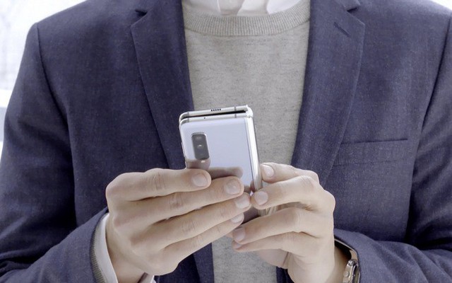 Liệu smartphone màn hình gập có thể kéo doanh thu của Samsung tăng trưởng trở lại sau chuỗi ngày suy giảm? - Ảnh 2.