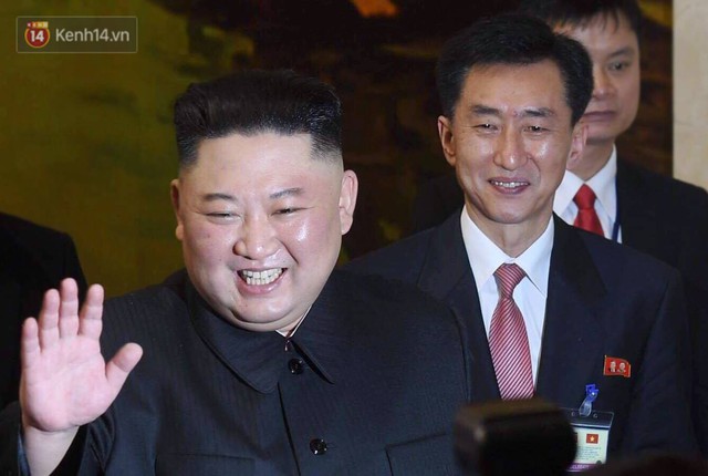 Chuyện ít biết về phiên dịch viên Triều Tiên phanh gấp cạnh Chủ tịch Kim Jong-un: Cựu sinh viên khoa tiếng Việt trường ĐH Tổng hợp Hà Nội - Ảnh 6. Chuyện ít biết về phiên dịch viên Triều Tiên phanh gấp cạnh Chủ tịch Kim Jong-un: Cựu sinh viên khoa tiếng Việt trường ĐH Tổng hợp Hà Nội - Ảnh 6.