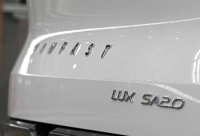 Vinfast đã xuất xưởng chiếc Lux SA2.0 hoàn thiện đầu tiên, chuẩn bị bước vào giai đoạn sản xuất hàng loạt - Ảnh 8.