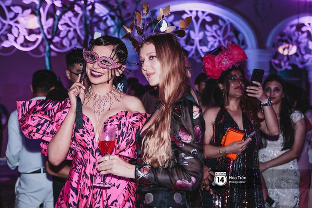 Cặp đôi tỷ phú Ấn Độ lộng lẫy cùng các khách mời đại gia vào đêm tiệc Pink Party đầu tiên ở Phú Quốc - Ảnh 11.
