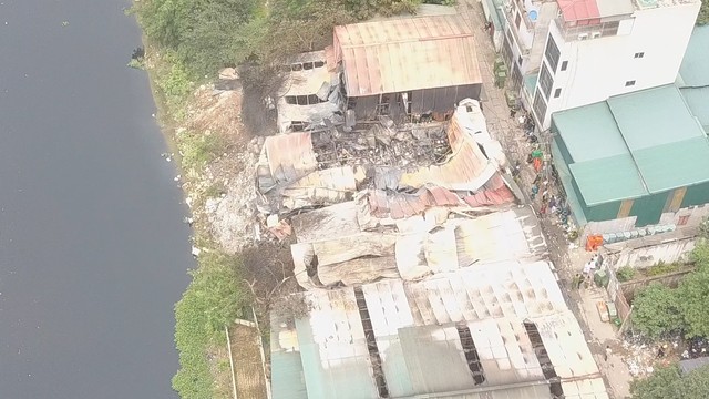 Đã tìm thấy 7 thi thể trong vụ cháy kinh hoàng khiến 8 người chết và mất tích ở Hà Nội - Ảnh 18.