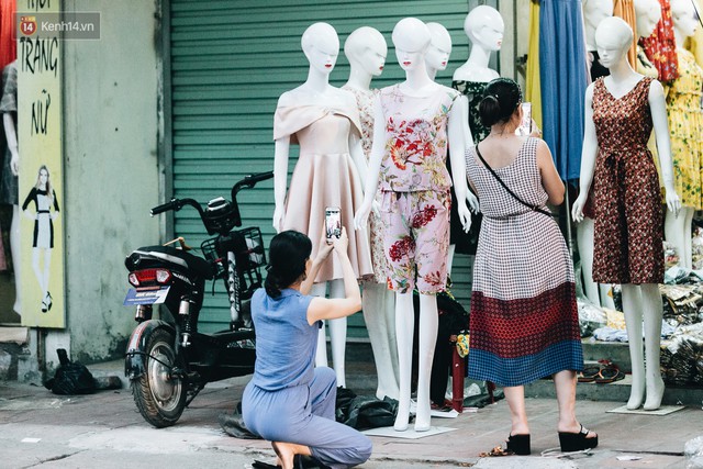 Ở Hà Nội, có góc phố hàng nghìn chân dài đứng ngay ngắn, nghiêm túc nhưng đôi khi khiến người ta hết hồn - Ảnh 8.