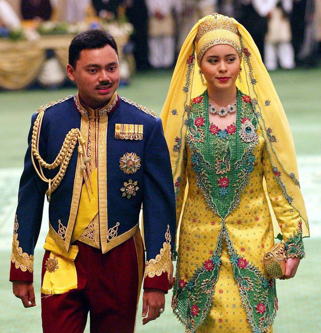  Điều ít biết về người nắm giữ trái tim Thái tử giàu có bậc nhất châu Á: 17 tuổi đã kết hôn, sinh 4 con vẫn được chồng yêu chiều hết mực - Ảnh 3.