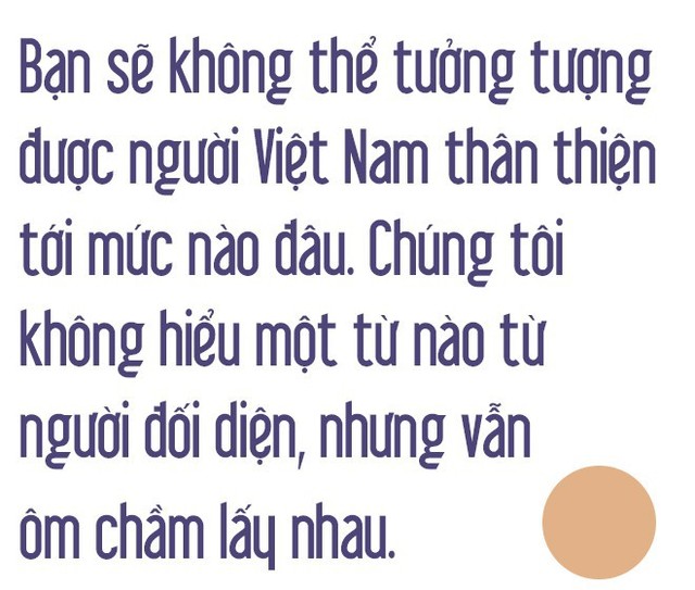  Thượng nghị sỹ Mỹ kể về cái hôn bất ngờ ở Việt Nam và câu chuyện khiến Tổng thống Bush rơi nước mắt - Ảnh 9.