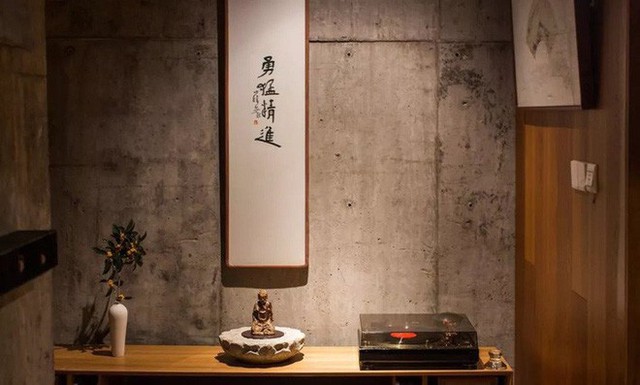  Căn nhà 2 tầng thô mộc theo phong cách Nhật Bản với lớp tường kính kết nối thiên nhiên, ẩn chứa vạn điều bất ngờ khiến nhiều người thích thú - Ảnh 10.