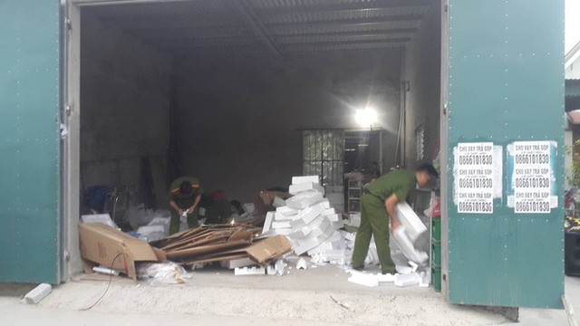 Vụ bắt giữ gần 1 tấn ma túy đá ở Nghệ An: Từ đống rác ven đường đến nhà kho toàn loa thùng - Ảnh 7. Vụ bắt giữ gần 1 tấn ma túy đá ở Nghệ An: Từ đống rác ven đường đến nhà kho toàn loa thùng - Ảnh 7.