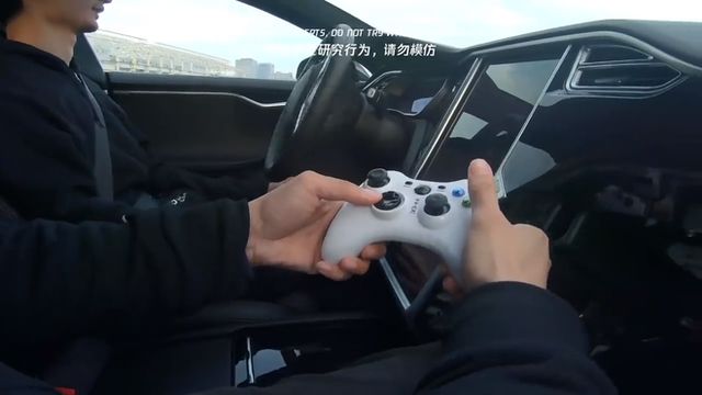 Chỉ với mẩu giấy dán mặt đường, phòng nghiên cứu bảo mật của Tencent hack thành công xe Tesla - Ảnh 3.