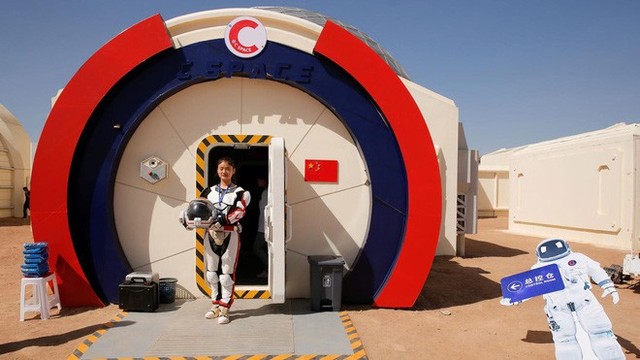 Trạm sao Hỏa 1.400 tỷ của Trung Quốc tại sa mạc Gobi chính thức mở cửa để người dân vào chơi - Ảnh 3.