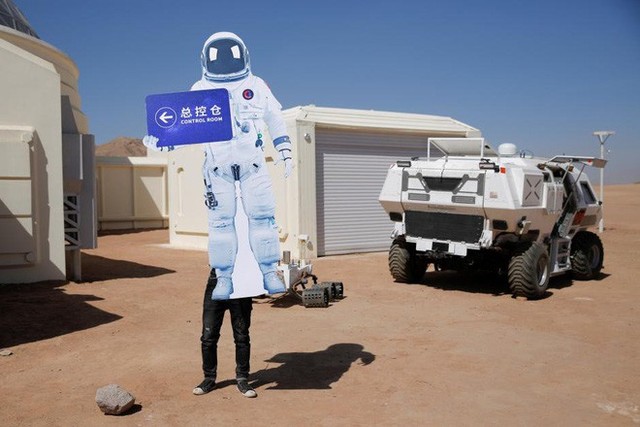 Trạm sao Hỏa 1.400 tỷ của Trung Quốc tại sa mạc Gobi chính thức mở cửa để người dân vào chơi - Ảnh 4.