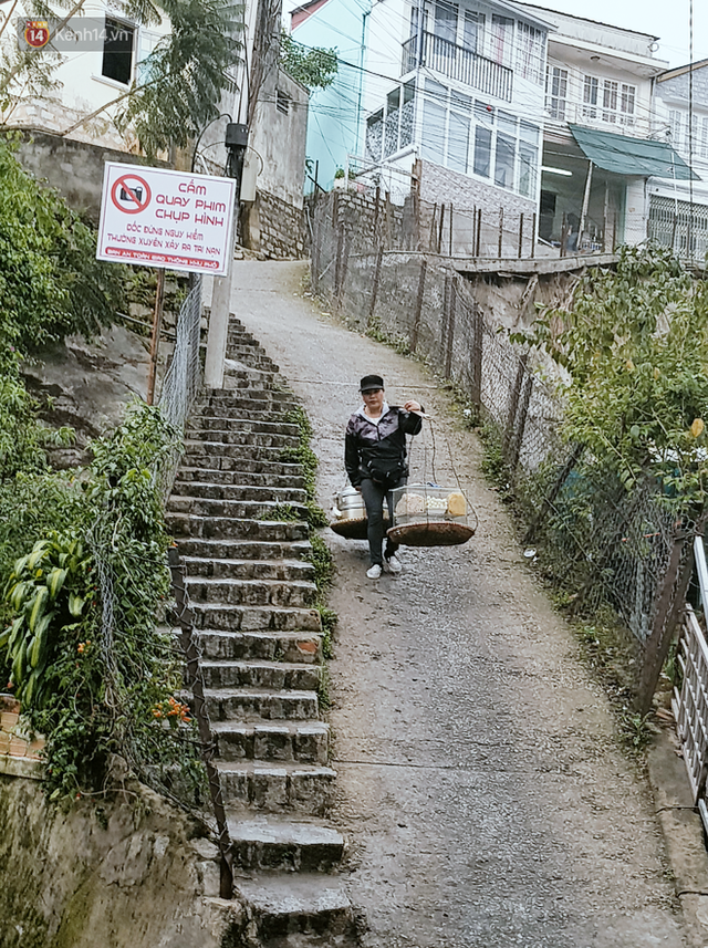 Người dân sống gần con dốc hot nhất Đà Lạt lên tiếng về tấm biển cấm quay phim chụp hình: Một ngày 4 vụ tai nạn xảy ra - Ảnh 1.