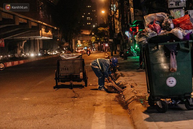 Sự ra đi của nữ công nhân môi trường và nỗi ám ảnh người ở lại: Những phận đời phu rác bám đường phố Hà Nội mưu sinh - Ảnh 17.