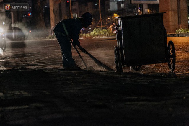 Sự ra đi của nữ công nhân môi trường và nỗi ám ảnh người ở lại: Những phận đời phu rác bám đường phố Hà Nội mưu sinh - Ảnh 6.